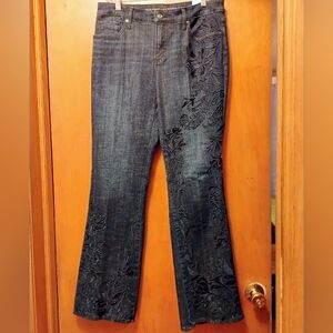 NWT CHICO'S SIZE 8 Dark Wash Embroidered Flare Jeans